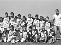 2007-17  2007  Paszowice, Ludowy Klub Sportowy Rataj Paszowice stadion piłkarski  Ludowy Klub Sportowy Rataj Paszowice      Gminny Turniej trampkarze.  Na zdjęciu z prawej opiekun (..) Kwolek