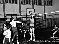 1991-10  1991  Jawor, Plac Bankowy 1. Szkoła Podstawowa nr 2, sala gimnastyczna  Miedzyszkolny Klub Sportowy Victoria
