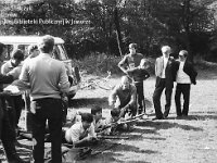 1971-09  1971  Grzegorzów, strzelnica Ligii Ochrony Kraju  Zawody strzeleckie      Piąty z prawej  Mirosław Olichwer