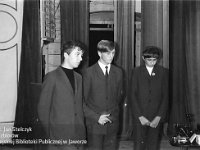 1971-19  1971  Jawor, Teatr Miejski  Zawody strzeleckie    W oczekiwaniu na wreczenie nagród.