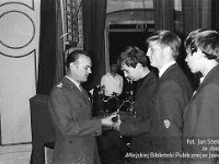 1971-23  1971  Jawor, Teatr Miejski  Zawody strzeleckie    Wr?czanie nagr?d