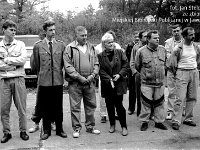 1994-05  1994 r.  Grzegorzów. Strzelnica Ligii Obrony Kraju  Zawody strzeleckie      Zawody zkończone wręczaniem odznaczeń dla zsłużonych.