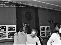 1972-02  1972  Jawor, Teatr Miejski, foyer  Zespól baletowy z Powiatowego Domu Kultury    Na zdjęciu trzeci z lewej  Alfons Wanoth baletmistrz z Wrocławia.