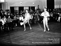 1986-16  1986  Jawor, ulica Piastowska 2. Klub Relaks  Turniej Tańca Towarzyskiego    Iwona Szymańska-Pawłowicz i Arkadiusz Pawłowicz - Mistrzowie Polski