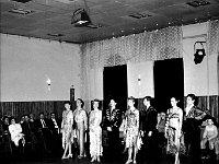 1986-14  12 lutego1986 r.  Jawor, ulica Piastowska 2. Klub Relaks  Turniej Tańca Towarzyskiego o Puchar Wyzwolenia. Turniej zorganizowano w ramach Dni Jawora.      Na zdjęciu para z lewej Iwona Szyma?ska-Pavlovi? i Arkadiusz Pavlovi? - Mistrzowie Polski