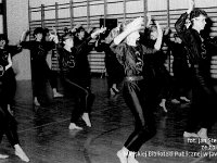 1988-07  1988 r.  Jawor, Chrobrego 26 A, Hala Sportowa Towarzytwa Krzewienia Kultury Fizycznej Jaworzanie  Dzień Edukacji Narodowej    Pokazy tańca