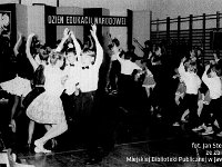 1988-21  1988 r.  Jawor, Chrobrego 26 A, Hala Sportowa Towarzytwa Krzewienia Kultury Fizycznej Jaworzanie  Dzień Edukacji Narodowej    Pokazy tańca