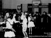 1988-24  1988 r.  Jawor, Chrobrego 26 A, Hala Sportowa Towarzytwa Krzewienia Kultury Fizycznej Jaworzanie  Dzień Edukacji Narodowej    Pokazy tańca