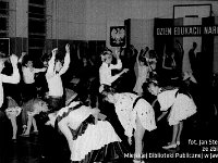 1988-25  1988 r.  Jawor, Chrobrego 26 A, Hala Sportowa Towarzytwa Krzewienia Kultury Fizycznej Jaworzanie  Dzień Edukacji Narodowej    Pokazy tańca