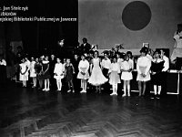 1994-16  1994 r.  Jawor, Parkowa 5, Klub Technika  Mikołajki, pokaz tańca towarzyskiego