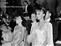 1995-48  22 marca 1995 r.  Jawor, Parkowa 5, Klub Parkowa  Dzieciecy Turniej Tańca Towarzyskiego    Magdalena Kaczmarek- pierwsza z prawej