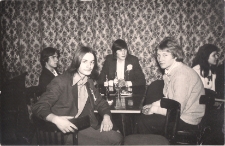 Bal noworoczny dla czytelników biblioteki w Jaworze pod hasłem "Z książką na walizkach" 1976 r., zdjęcie 1