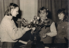 Dzień Matki w MBP w Jaworze lata 1980., zdjęcie 2