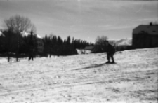 [Szklarska Poręba : sylwetka narciarza] (fot. 1) [Dokument ikonograficzny]