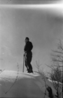 [Szklarska Poręba : sylwetka narciarza] (fot. 4) [Dokument ikonograficzny]