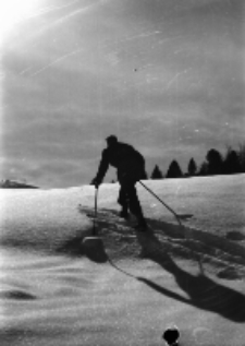 [Szklarska Poręba : sylwetka narciarza] (fot. 9) [Dokument ikonograficzny]