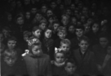 [Piechowice : "Dziadek Mróz" w Domu Kultury] (fot. 2) [Dokument ikonograficzny]