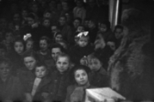 [Piechowice : "Dziadek Mróz" w Domu Kultury] (fot. 8) [Dokument ikonograficzny]