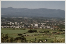 Jelenia Góra na tle Karkonoszy [Dokument ikonograficzny]