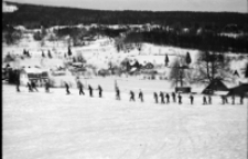 [Szklarska Poręba : narciarze] (fot. 9) [Dokument ikonograficzny]