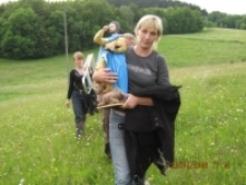 Rzeźby w drodze do kościoła 5 [Dokument ikonograficzny]