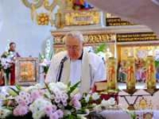 Kościół p.w. św. Jana Chrzciciela w Mysłowie - uroczyste odsłonięcie rzeźb [Dokument ikonograficzny]