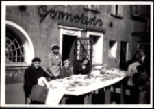 Kiermasz Domu Książki [Dokument ikonograficzny]