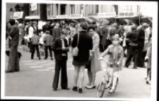 Kiermasz Domu Książki (fot. 2) [Dokument ikonograficzny]