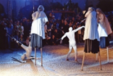 [25. MFTU 2007 Jelenia Góra - Teatr InZhest “X-Tradition”] (fot. 5) [Dokument ikonograficzny]