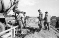 Jelenia Góra - Aleja Jana Pawła II : budowa wiaduktu (fot. 1) [Dokument ikonograficzny]