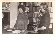 Inauguracja Dni Kultury, Oświaty, Książki i Prasy - prelekcja Danuty Jędrowiak w bibliotece publicznej w Obornikach Śląskich, 1978 r. [Dokument ikonograficzny]