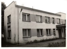 Nowa siedziby biblioteki publicznej w Obornikach Śląskich w Urzędzie Stanu Cywilnego przy ul. Trzebnickiej 1a, sierpień 1980 r. [Dokument ikonograficzny]