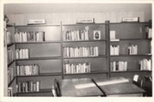 Wnętrze filii biblioteki w Pęgowie, 1981 r. [Dokument ikonograficzny]