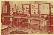 Nadanie Miejskiej i Gminnej Bibliotece Publicznej w Obornikach Śląskich imienia Jarosława Iwaszkiewicza - wystawa „Jarosław Iwaszkiewicz życie i twórczość”, maj 1984 r. (fot. 3) [Dokument ikonograficzny]