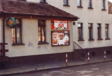 Kino „Ava” w Obornikach Śląskich przy ul. Dworcowej, 1998 r. (fot. 1) [Dokument ikonograficzny]