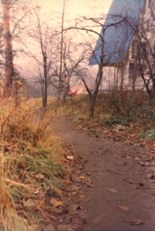 Osiedle Spółdzielni Mieszkaniowej Lokatorsko-Własnościowej w Trzebnicy przy ul. M. Skłodowskiej-Curie w Obornikach Śląskich, 1997 r. (fot. 22) [Dokument ikonograficzny]