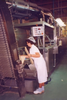 Spółdzielnia Zakłady Wyrobów Cukierniczych „Miś” w Obornikach Śl., 1998 r. (fot. 15) [Dokument ikonograficzny]