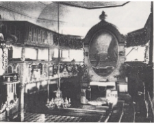 Wnętrze drewnianego kościółka ewangelickiego w Wilczynie, stan z ok. 1910 r. [Dokument ikonograficzny]