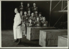 Gmach (fot. 13) [Dokument ikonograficzny]