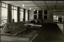 [Jelenia Góra, ul. Krótka - sklep z dywanami] [Dokument ikonograficzny]