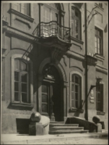 [Jelenia Góra - zbliżenie na drzwi ratusza] [Dokument ikonograficzny]