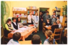 Bajkopisarze dzieciom – gminny konkurs czytelniczy zorganizowany przez Bibliotekę im. J. Iwaszkiewicza i Obornicki Ośrodek Kultury, 20.11.2002 r. (fot. 5) [Dokument ikonograficzny]