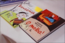 Spotkanie autorskie Grażyny Bąkiewicz z uczniami obornickiego gimnazjum podczas VIII Dolnośląskich Spotkań Pisarzy: Z książką na walizkach, 1.06.2011 r. (fot. 1) [Dokument ikonograficzny]