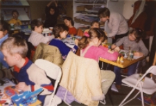 Zajęcia biblioteczne z udziałem klasy 1 Szkoły Podstawowej nr 2, prowadzone przez Annę Kuczyńską "Zagubione literki M. Strękowskiej-Zaremby", 28.02.2005 r. (fot. 3) [Dokument ikonograficzny]