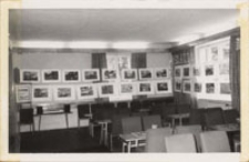 Wystawa pokonkursowa dziecięcych prac plastycznych „Polska i świat w oczach dziecka” w Miejskim Międzyzakładowym Domu Kultury w Obornikach Śląskich, listopad 1973 r. [Dokument ikonograficzny]