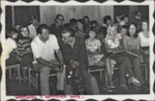 Spotkanie z weteranem walk II wojny światowej w sali widowiskowej Obornickiego Ośrodka Kultury, 1976 r. (fot. 2) [Dokument ikonograficzny]