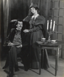 Występ Teatru Dramatycznego z Wałbrzycha w Obornikach Śląskich : "Noc tysięczna druga" Cypriana Kamila Norwida, 24.11.1976 r. [Dokument ikonograficzny]