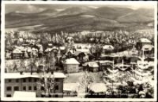 Szklarska Poręba Górna - Marysin - widok na miasto zimą, na tle Karkonoszy [Dokument ikonograficzny]