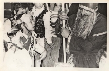 Choinkowa zabawa noworoczna dla dzieci pracowników Zakładów Energetycznych i Obornickiego Ośrodka Kultury : fotografie uczestników, 22.01.1978 r. [Dokument ikonograficzny]