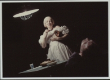 Papierowe kwiaty (fot. 4) [Dokument ikonograficzny]